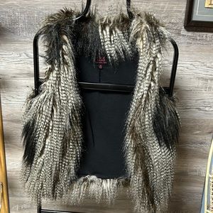 MATERIAL GIRL FAUX FUR SHABBY CHIC VEST